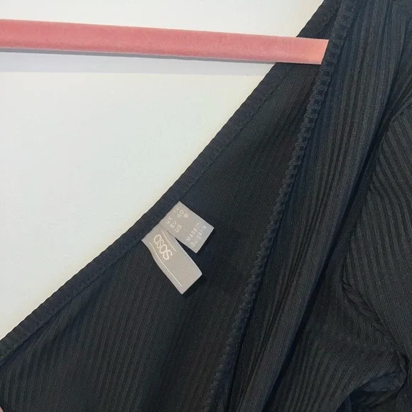 ASOS Ribbed Black V-Neck Bodysuit - Picture 3 of 7